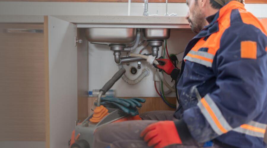 Professional tankless water heater installation services in Center Line, MI